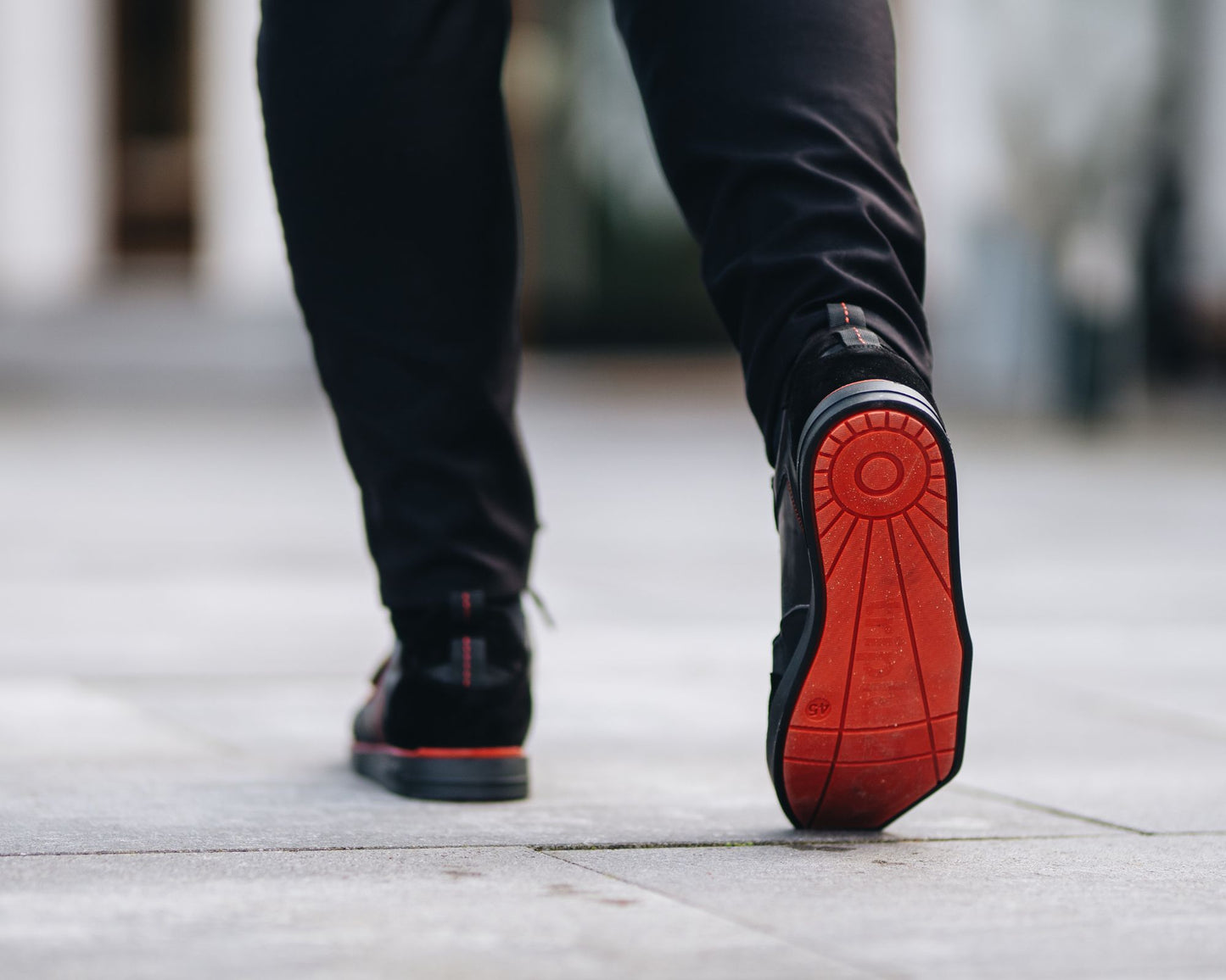 Darts shoe full leather black/red